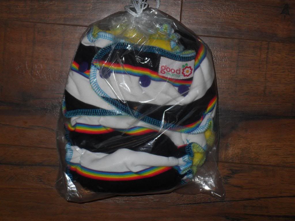 NIP Rainbvow Stripes Goodmama fitted NIP Rainbvow Stripes Goodmama fitted