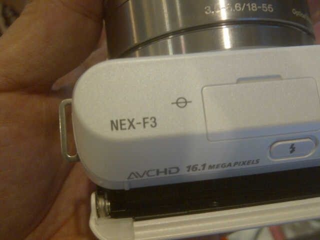 ソニー NEX-F3 のリーク画像