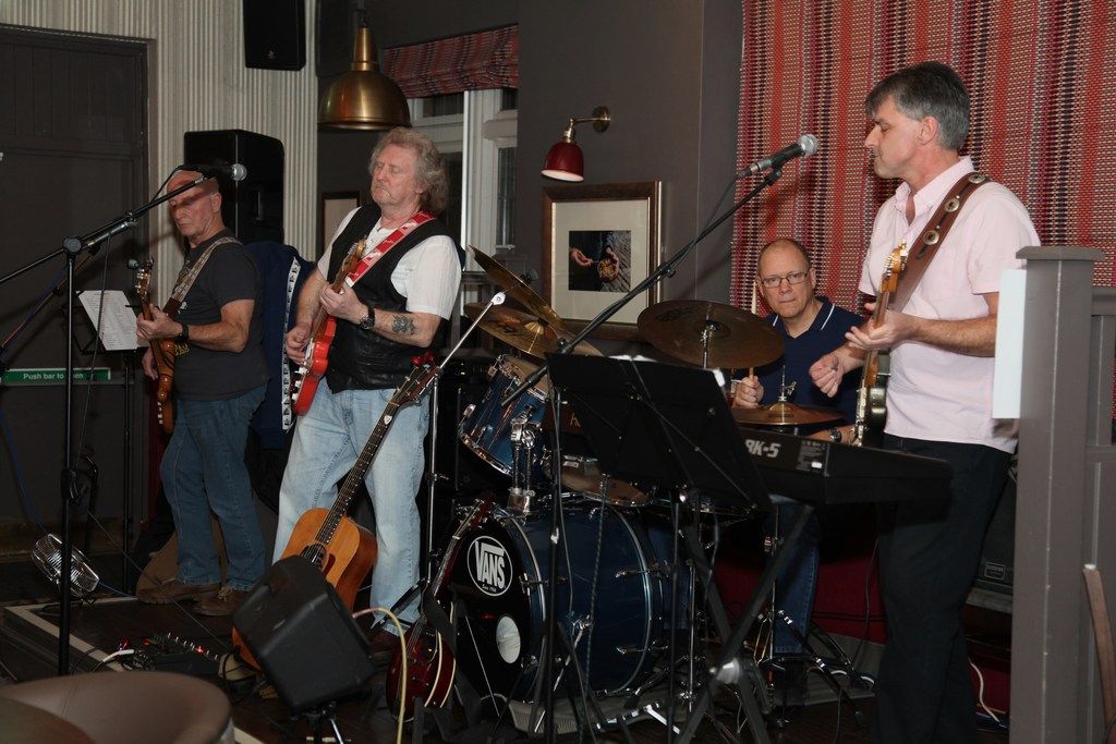 The Sarfendas Photos - Live @ Oakwood 1-2-20